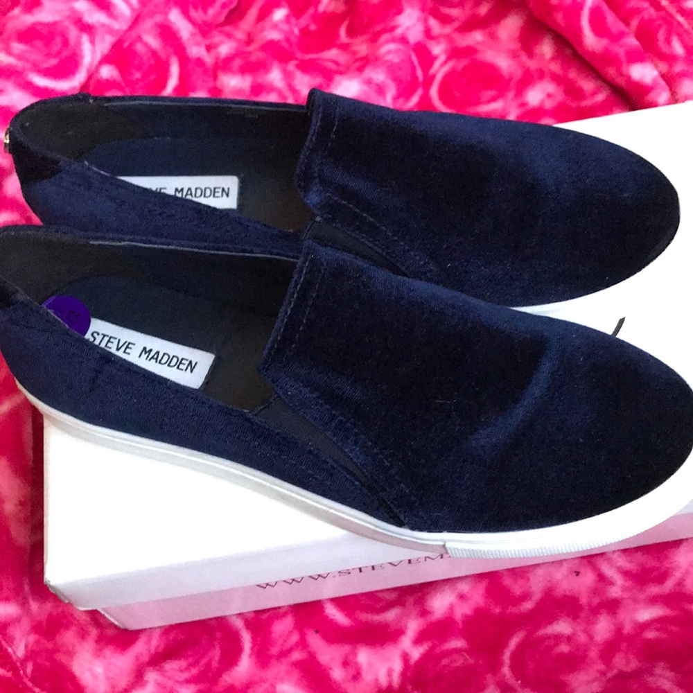 Steve Madden slip on shoes